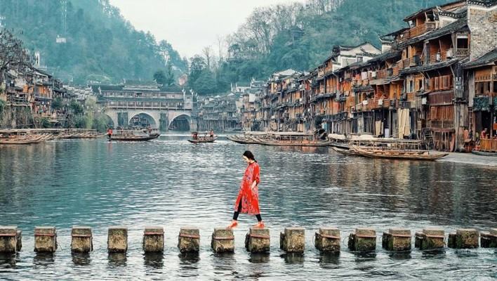 Visa đi Trung Quốc có thời hạn bao lâu? 3 xin visa du lịch Phượng Hoàng cổ trấn đang rất thu hút giới trẻ