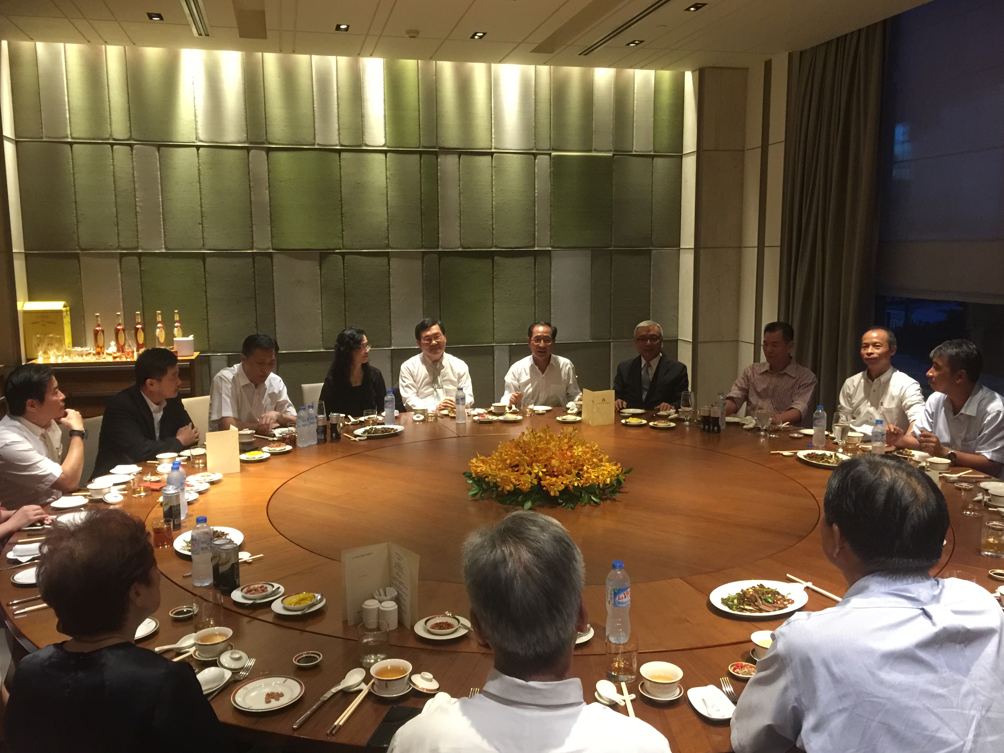 Xin visa tại đại sứ quán Đài Loan tại Việt Nam.