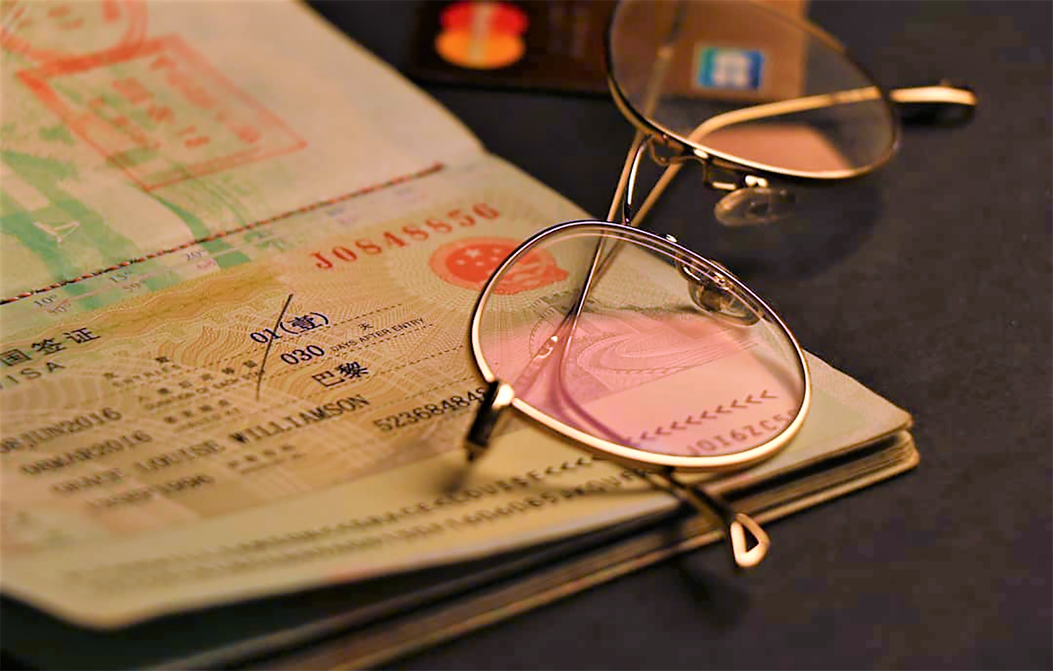 Giấy tờ chứng minh công việc tại Việt Nam