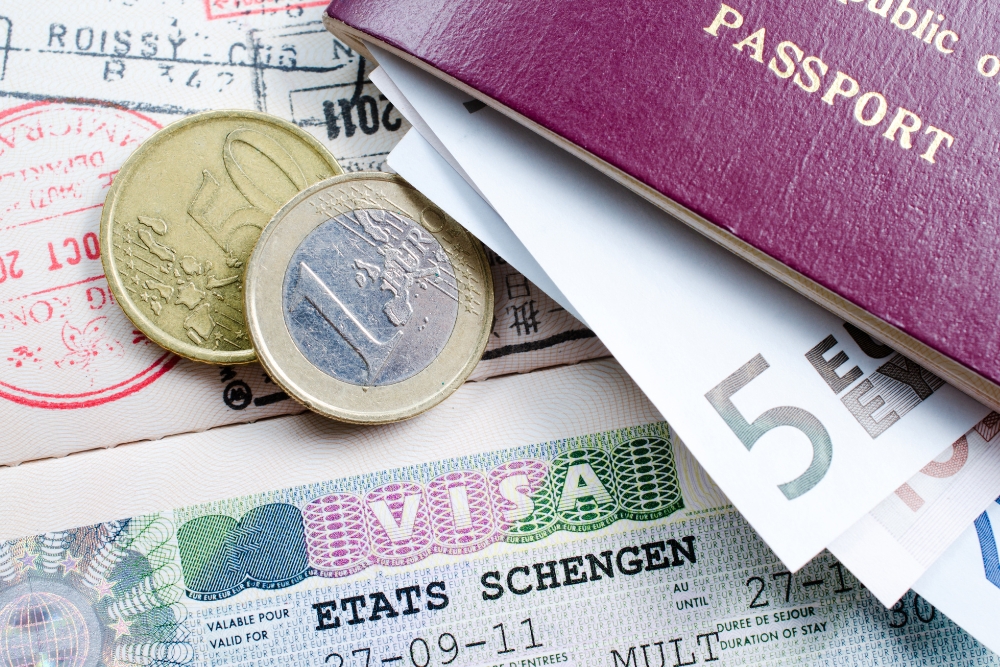 Thủ tục gia hạn visa cho người Trung Quốc bao gồm những gì? 2 Thủ tục gia hạn visa cho người Trung Quốc 2023 bao gồm nhiều loại giấy tờ khác nhau